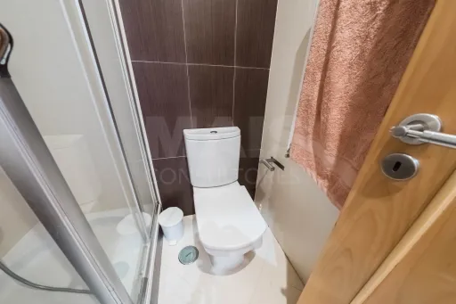 Apartamento T2 com terraço e garagem nas Caldas da Rainha