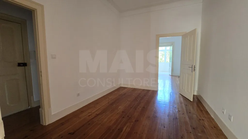 Apartamento T2 em Alcântara