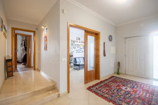 Moradia Térrea T5 com Piscina e Vista Deslumbrante – Serra de Aire e Candeeiros