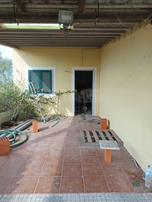 Oportunidade de negócio Moradia T2+1 em fase de acabamentos em terreno 614m2