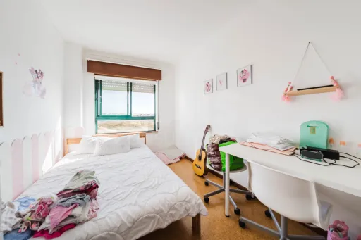 Apartamento T3 em Peniche com 110 m², perto do centro e da Universidade