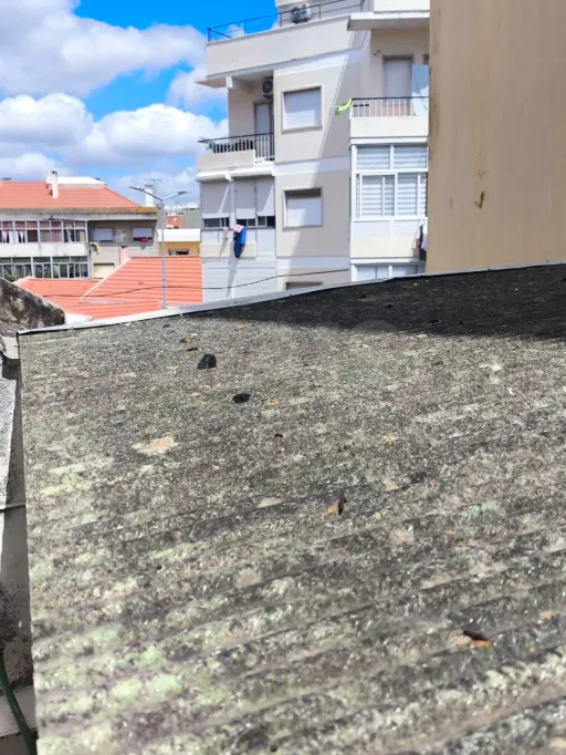 Moradia em Sacavém para remodelação total