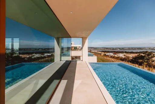Moradia T5 com Piscina - Vista Golfe e Mar