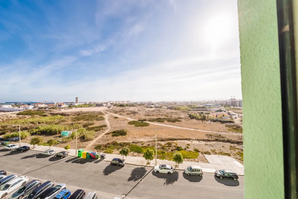 Apartamento T3 em Peniche com 110 m², perto do centro e da Universidade