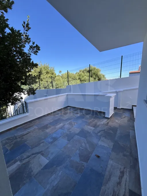 Prédio com três apartamentos T2 em Estoril - Cascais