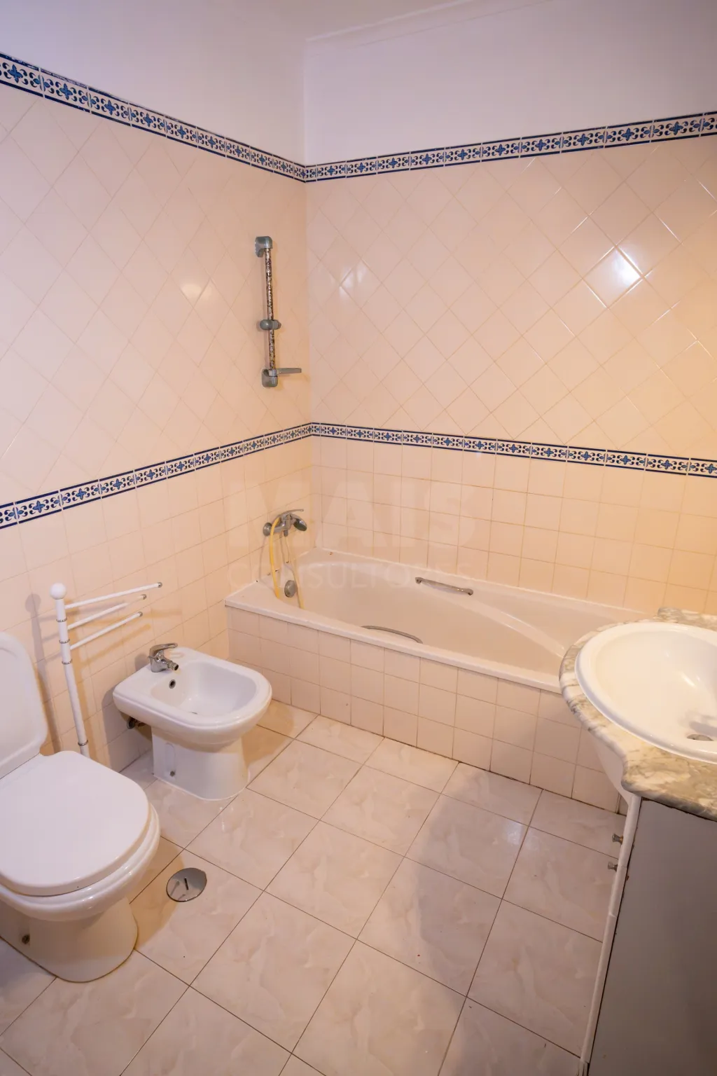 Apartamento T3 com Parqueamento e Arrecadação em Samora Correia