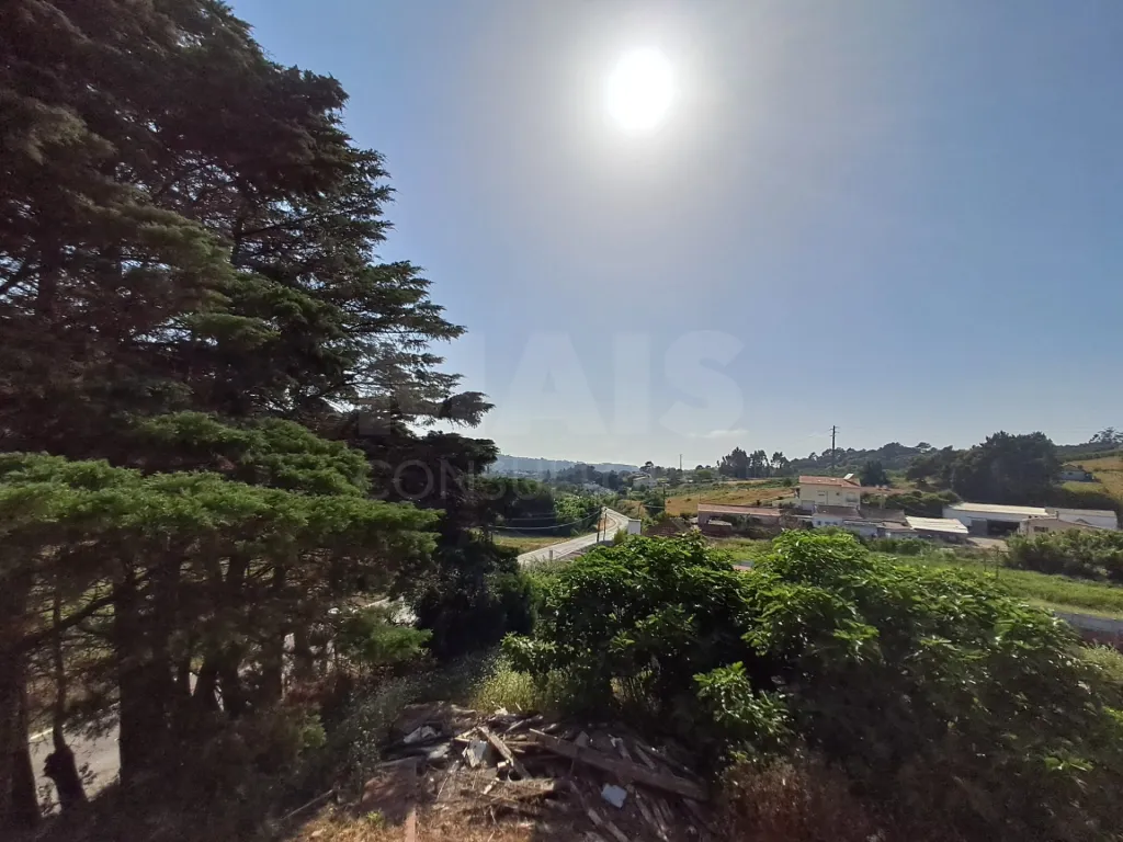 Moradia em construção em Salir de Matos
