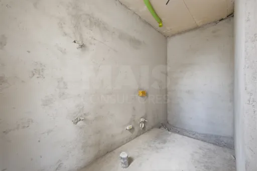 Moradia T4 com piscina em lote de 759m2 em Amoreira Óbidos