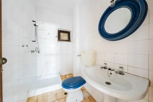 Moradia Isolada com Terreno de 9.840 m² em Barreiras – Cadaval