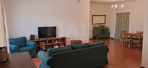 Moradia V2+1 isolada em Sítio das Lombas