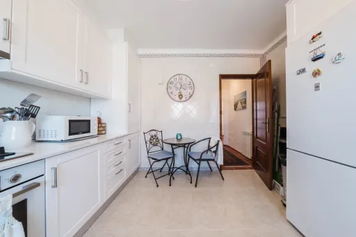 3-Bedroom Apartment with Sea View, Pool and Garage in Praia D'El Rey Golf & Beach Resort