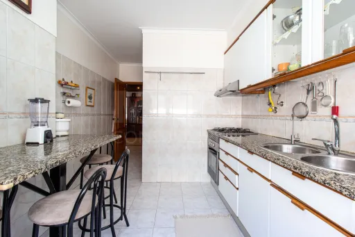 Apartamento T2 Av. de Fitares - Rinchoa - Rio de Mouro -Sintra