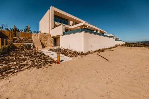Moradia T5 com Piscina - Vista Golfe e Mar