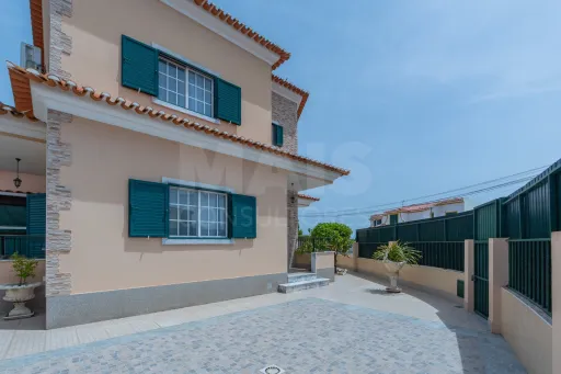 Moradia T3 com Garagem em Samora Correia