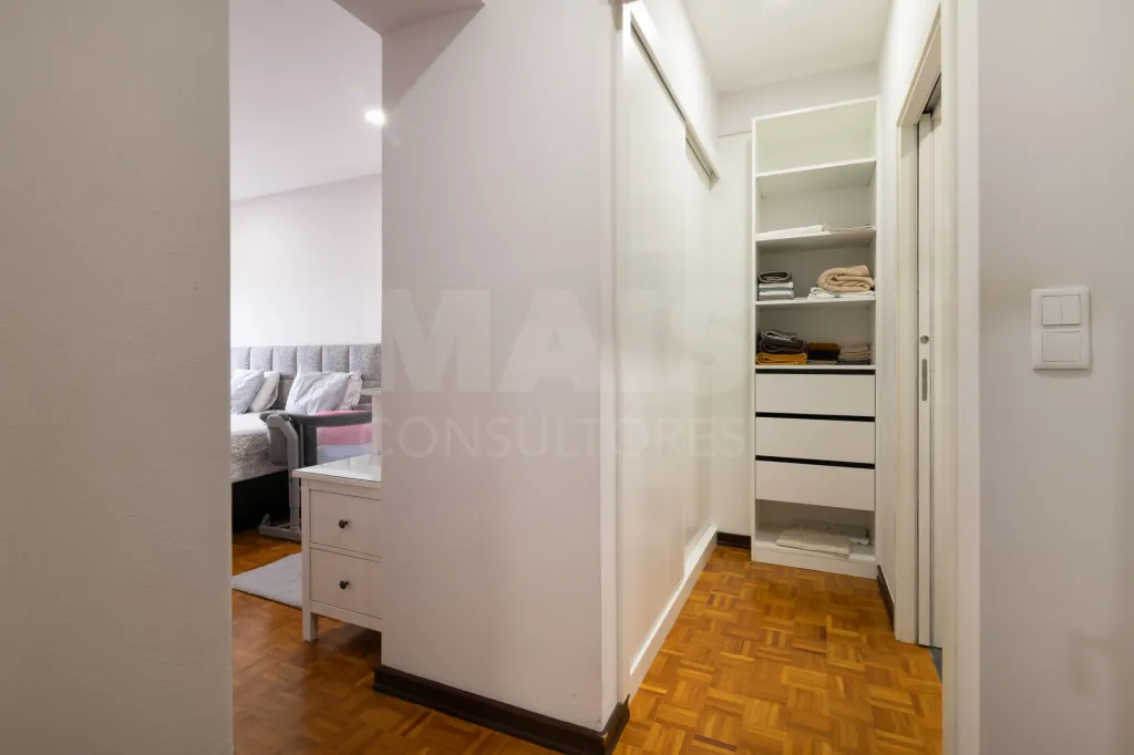 Apartamento T4 nas Torres do Restelo
