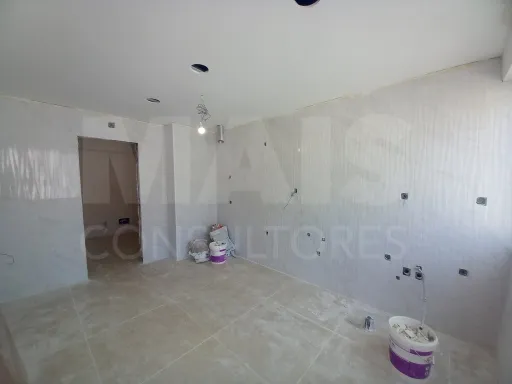 T2 Totalmente Remodelado no Carregado C/ Arrecadação