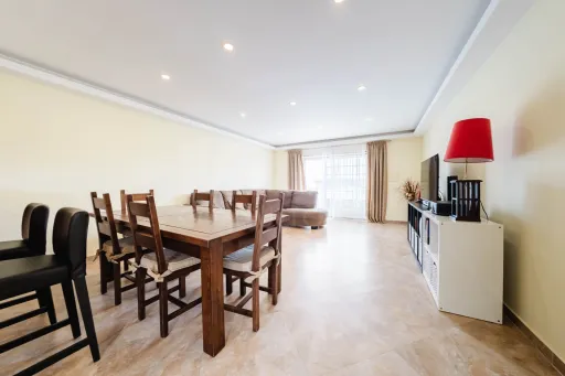 Moradia T5 com 2 Anexos em Terreno com mais de 1.400 m²