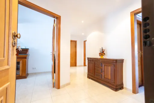 Apartamento T3 com excelente localização no Porto Alto