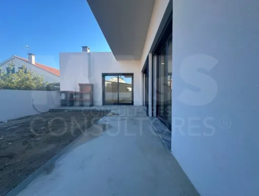 Detached 4-bedroom house with annex in Quinta do Anjo, Palmela