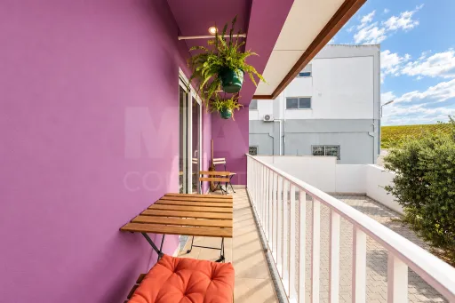 Moradia T2 com anexo T1, piscina e terreno de 1.000 m², em Torres Vedras