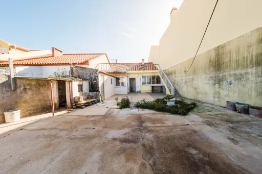 moradia T3 com quintal zona sossegada