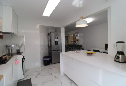 Fully Renovated 3-Bedroom Apartment on the 3rd Floor in Samora Correia