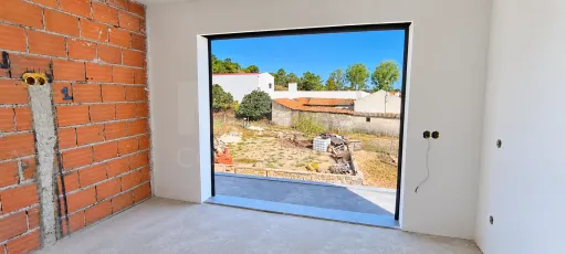 Moradia T2 Contemporânea — Conforto e Tranquilidade em Famalicão