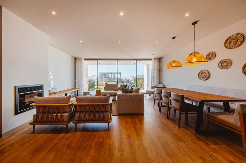 Moradia Geminada T3 Duplex – TownHouse