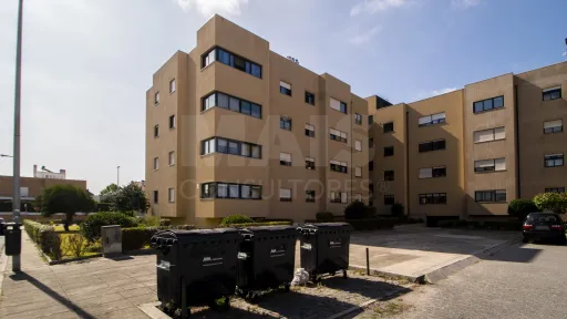 Apartamento T2+1 com garagem