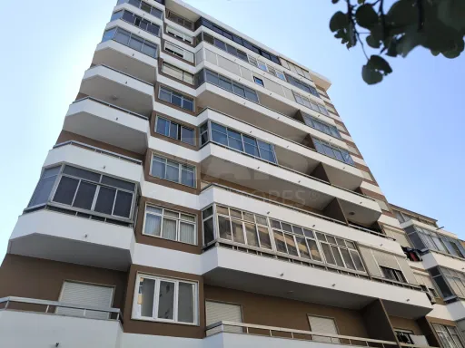 T2 com suite muito central em Odivelas