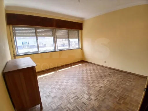 Apartamento T3 no centro das Caldas da Rainha com elevador