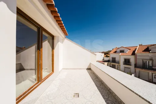 Moradia T4 com Garagem e Terraço