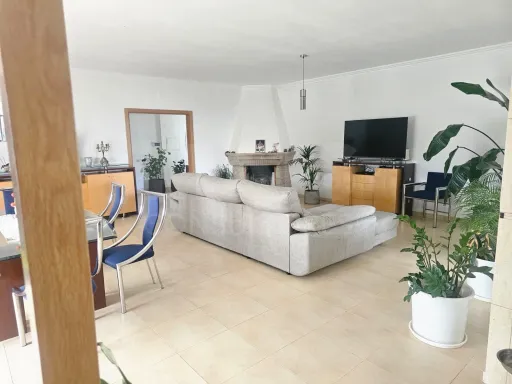 Excelente moradia T4 (4 suites) a 50 minutos de Lisboa