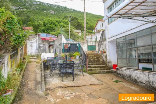 House in a Protected Area in Serra do Montejunto