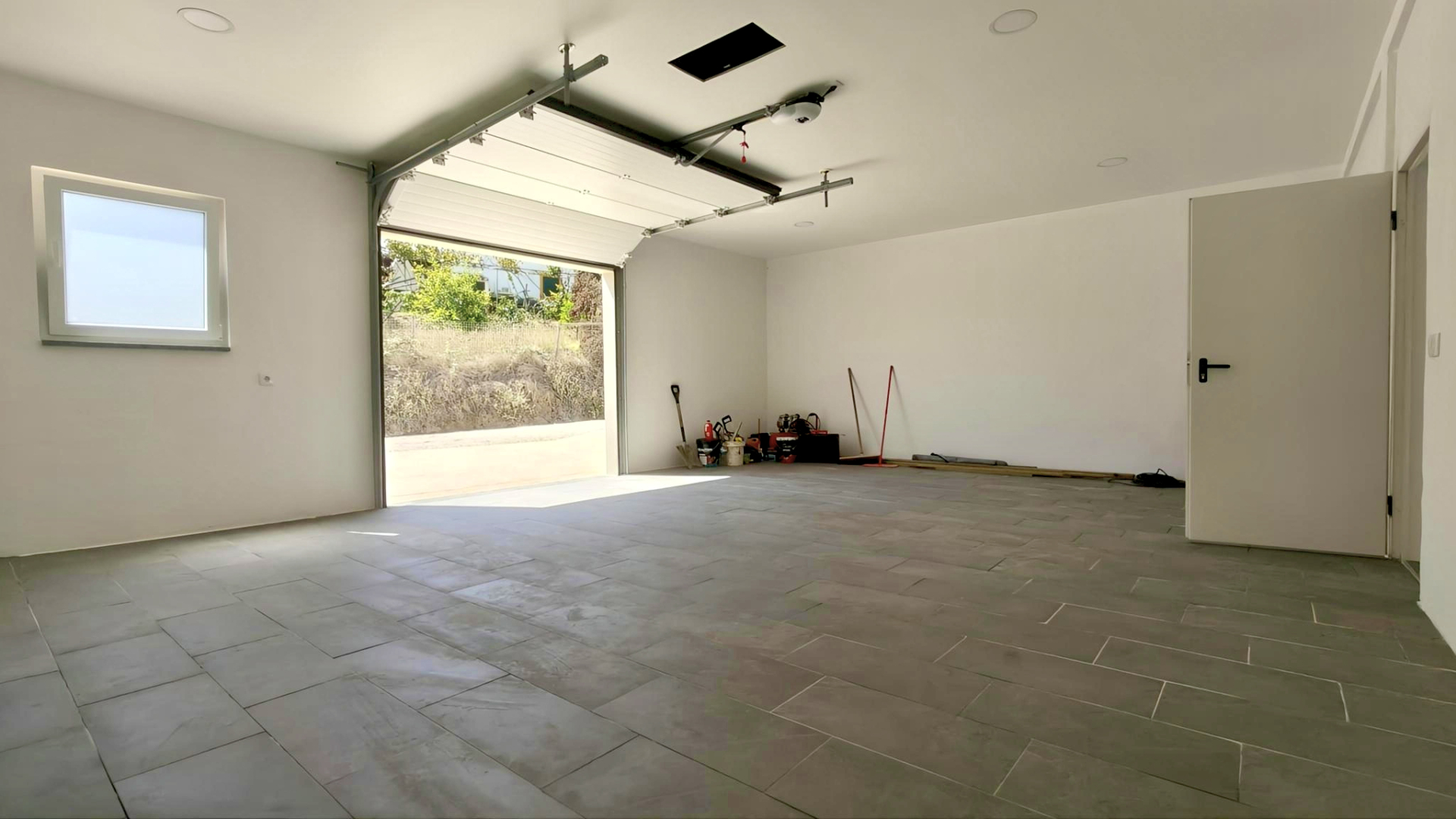 Single-Story 2-Bedroom + 1 House with Pool, Outbuilding, and 3,476 m² Lot | Comfort, Privacy, and Quality of Life
