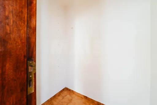 2-Bedroom Apartment with Private Backyards and Garage, 900 m from São Bernardino Beach