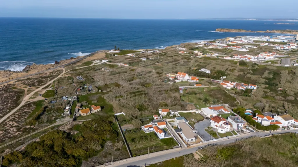 Terreno com 7.840m2 em Peniche