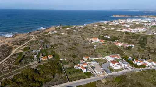 Terreno com 7.840m2 em Peniche