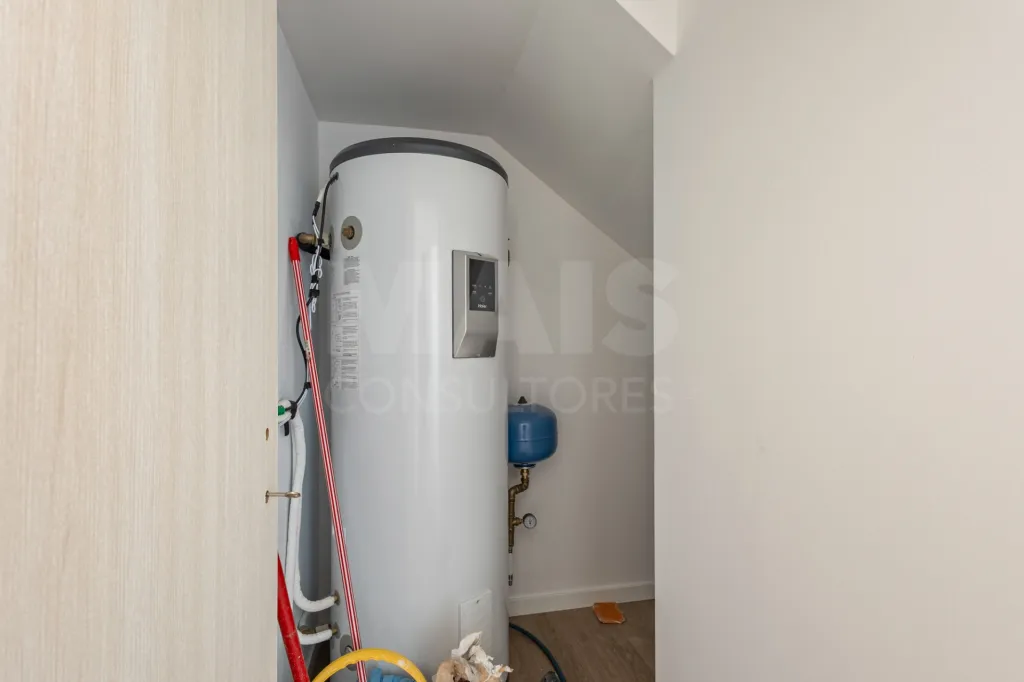Moradia nova T4 com quintal e garagem