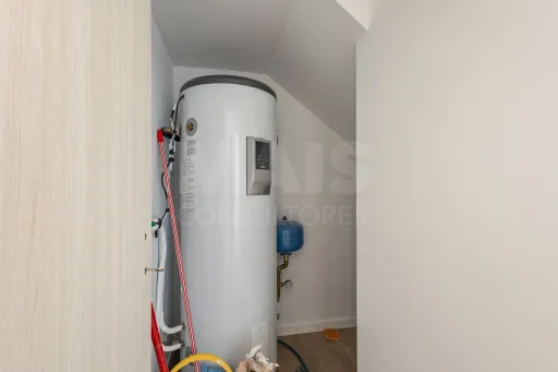 Moradia nova T4 com quintal e garagem