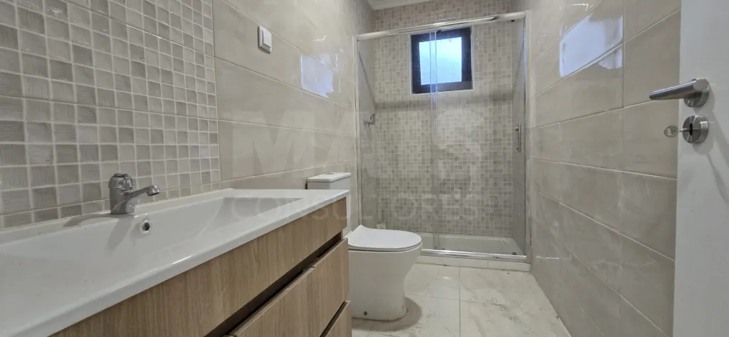 Renovated 3-Bedroom Ground-Floor Apartment with Patio in Benavente