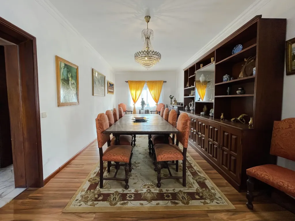 Moradia T4 em Alcabideche, Cascais – Conforto, Sustentabilidade e Espaço