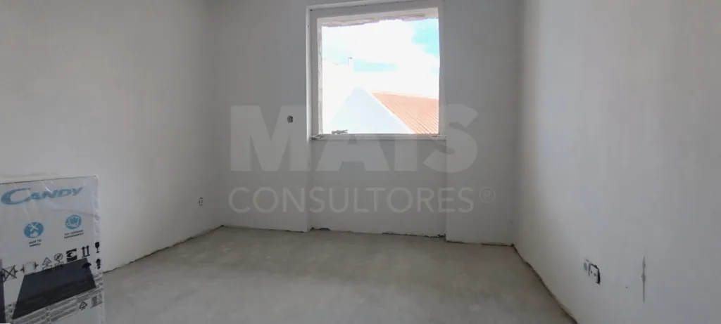 Apartamento T2 1º Andar Remodelado em Benavente