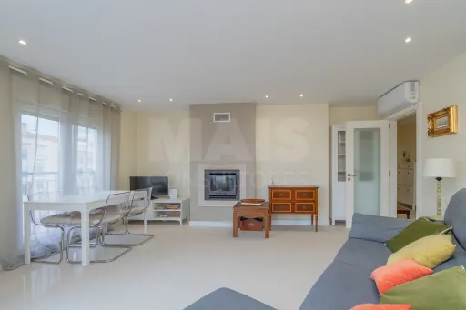 2 bedroom apartment with elevator and parking in Montijo