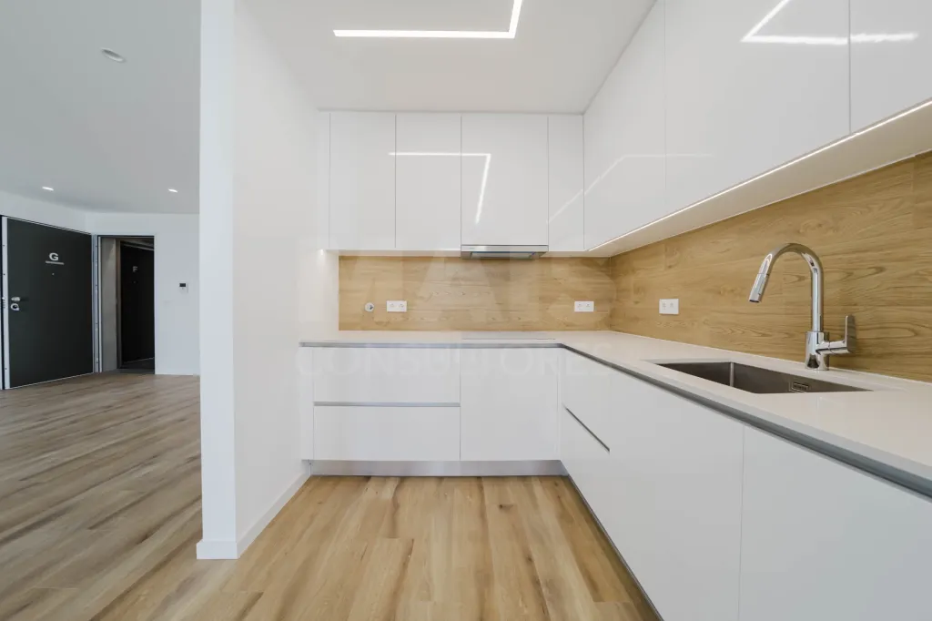 Apartamento T2 com 2 lugares de garagem