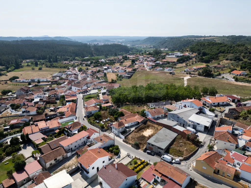 Terreno Urbano com Projeto Aprovado | Furo de Água e Opção Chave na Mão