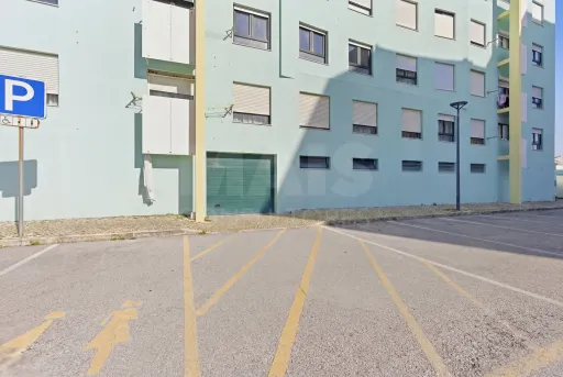 Garagem fechada em Peniche