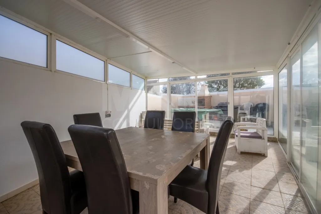 Moradia Térrea T5 com Piscina e Vista Deslumbrante – Serra de Aire e Candeeiros