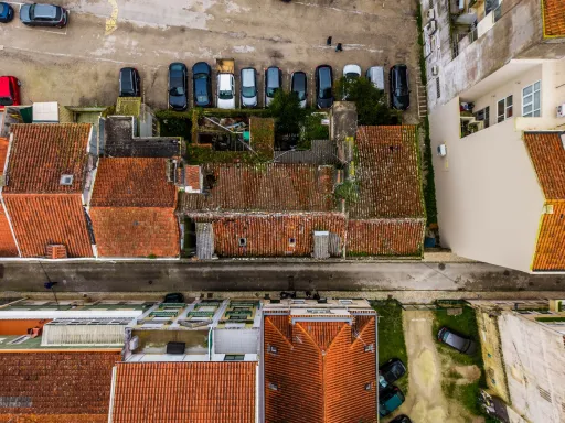 Building in the Center of Caldas da Rainha with Approvable Project