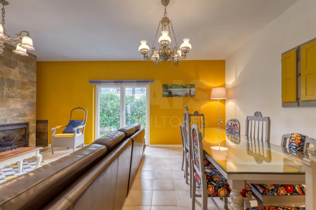 Moradia T3 Remodelada, Pronta a Habitar, com Ginásio, Anexo e Jardim